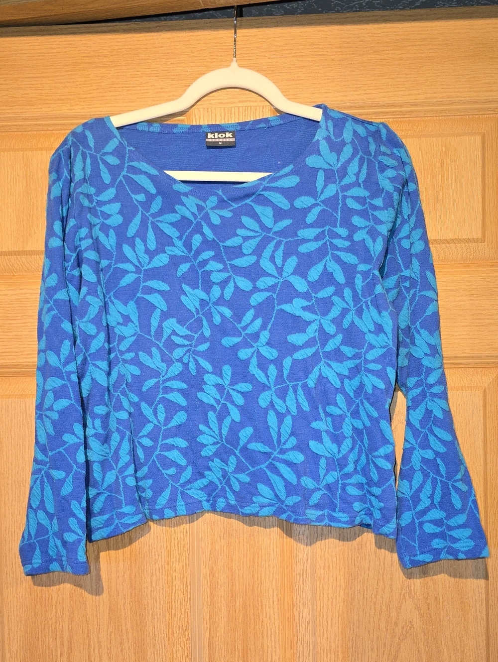Blue Leaf Print Long-Sleeve Women's Top